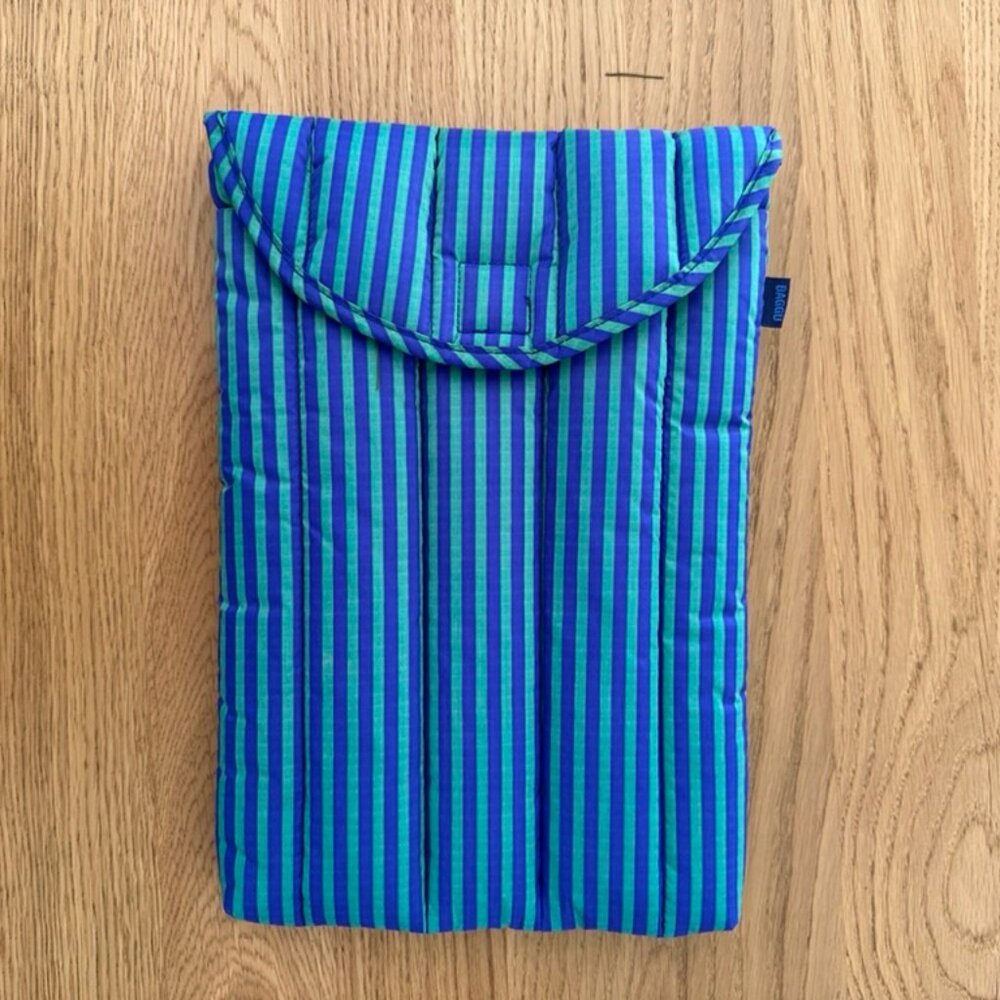 Baggu Puffy Laptop Sleeve 13in - Cobalt and Jade Stripe